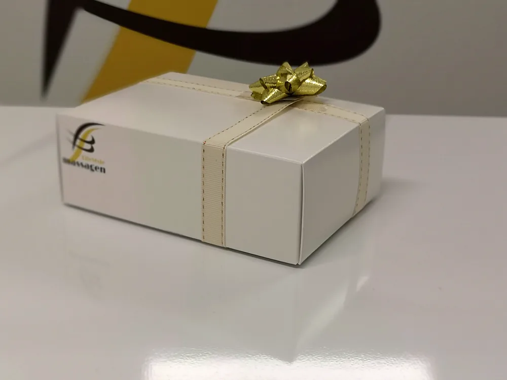 Verpackte Geschenkbox von LifeStyle Massagen